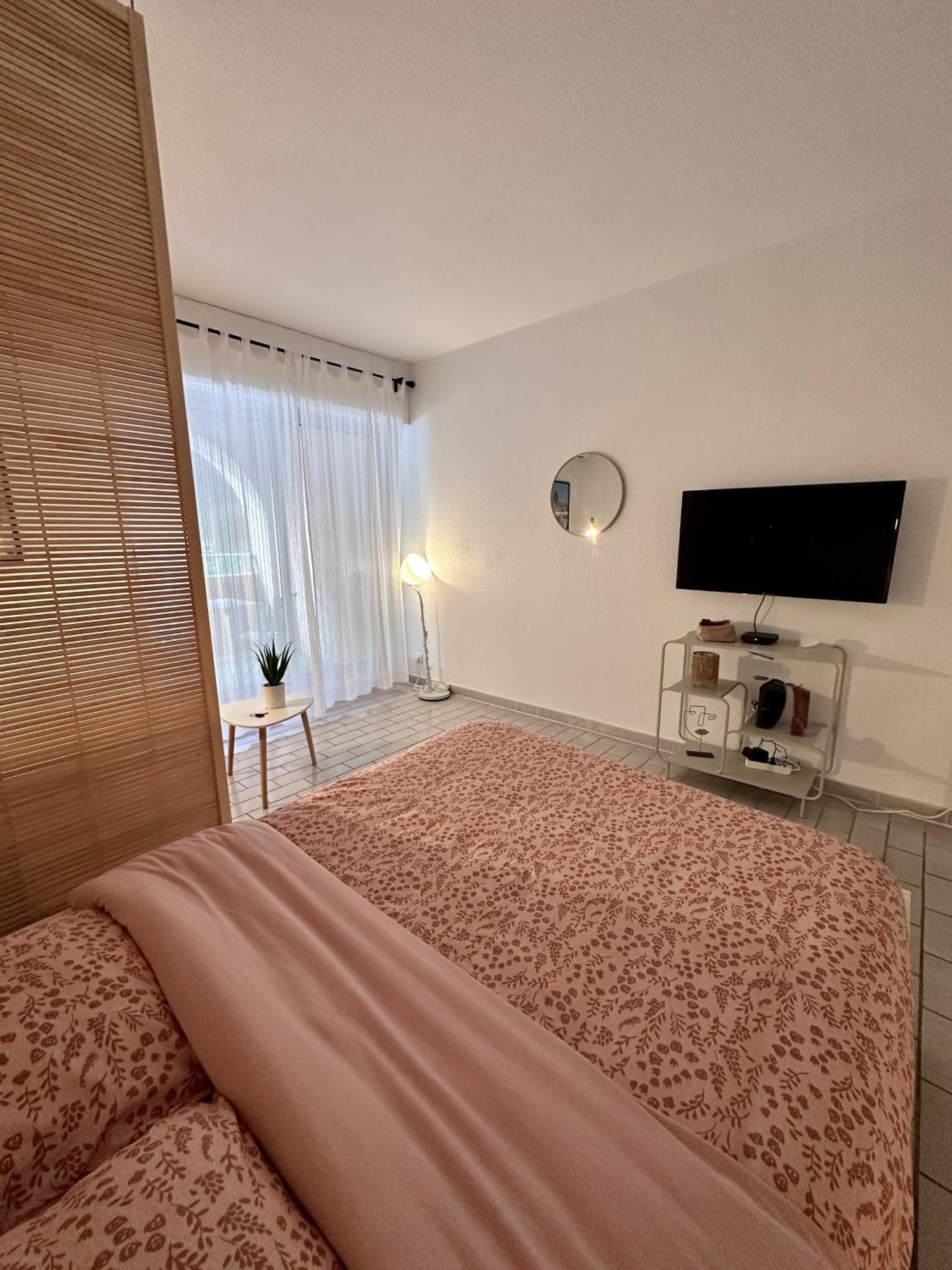 Studio Sur Le Port De Hyeres - A 2Min Des Plages, Clim & Balcon Exterior foto