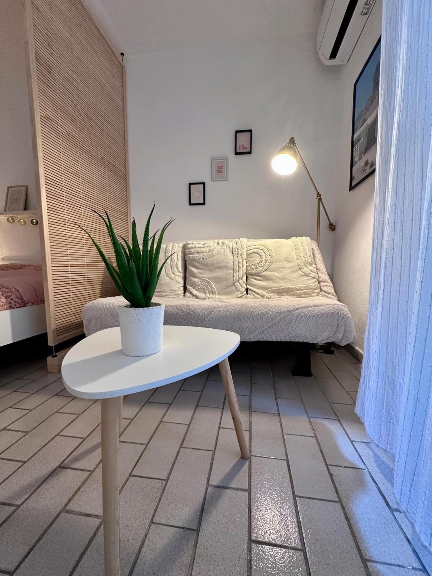 Studio Sur Le Port De Hyeres - A 2Min Des Plages, Clim & Balcon Exterior foto