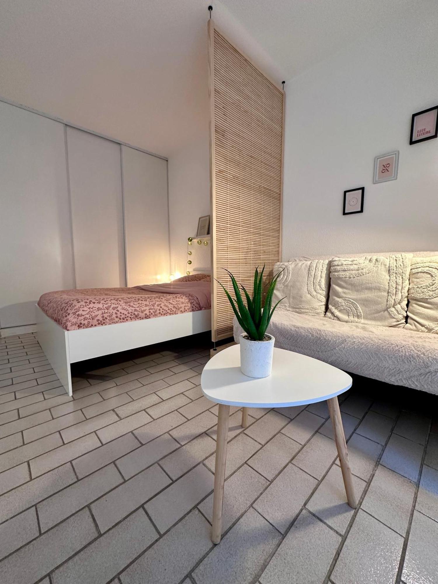 Studio Sur Le Port De Hyeres - A 2Min Des Plages, Clim & Balcon Exterior foto